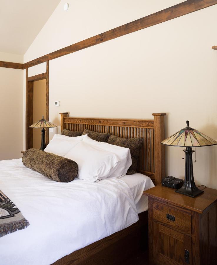 Fivepine Lodge 시스터스 외부 사진