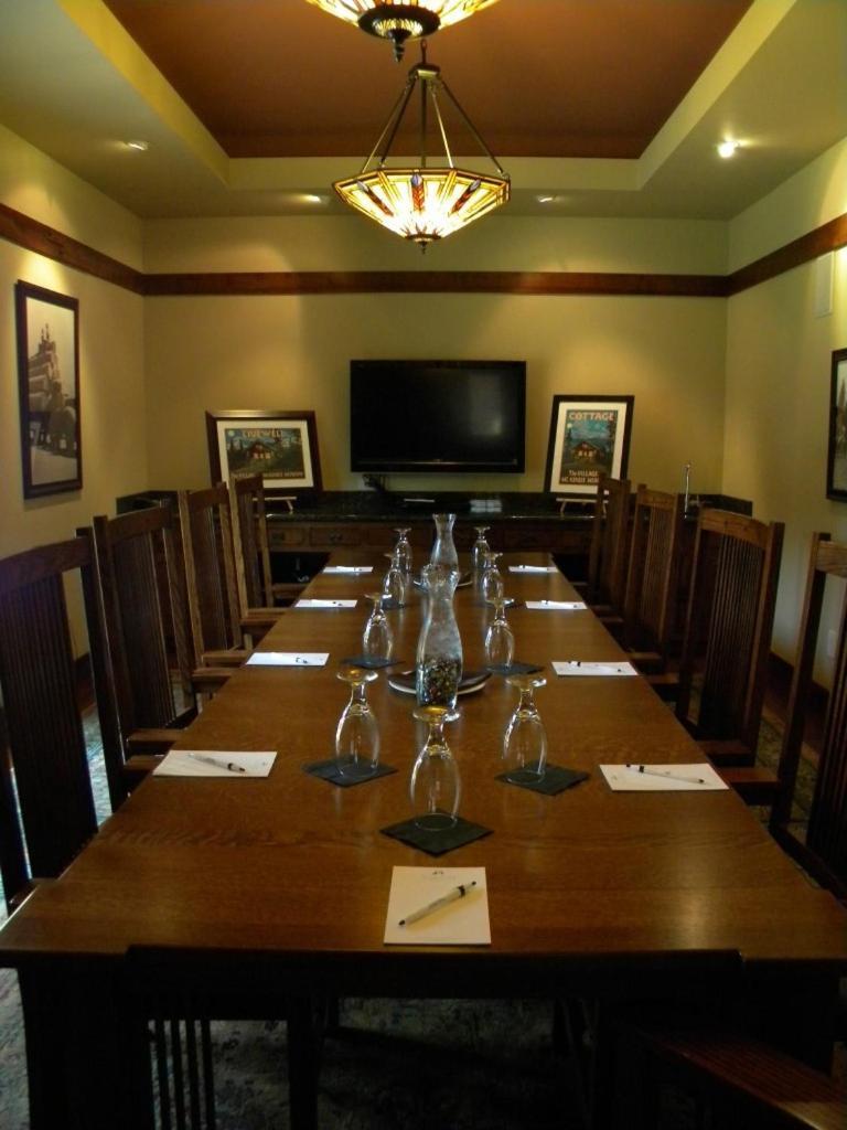 Fivepine Lodge 시스터스 외부 사진