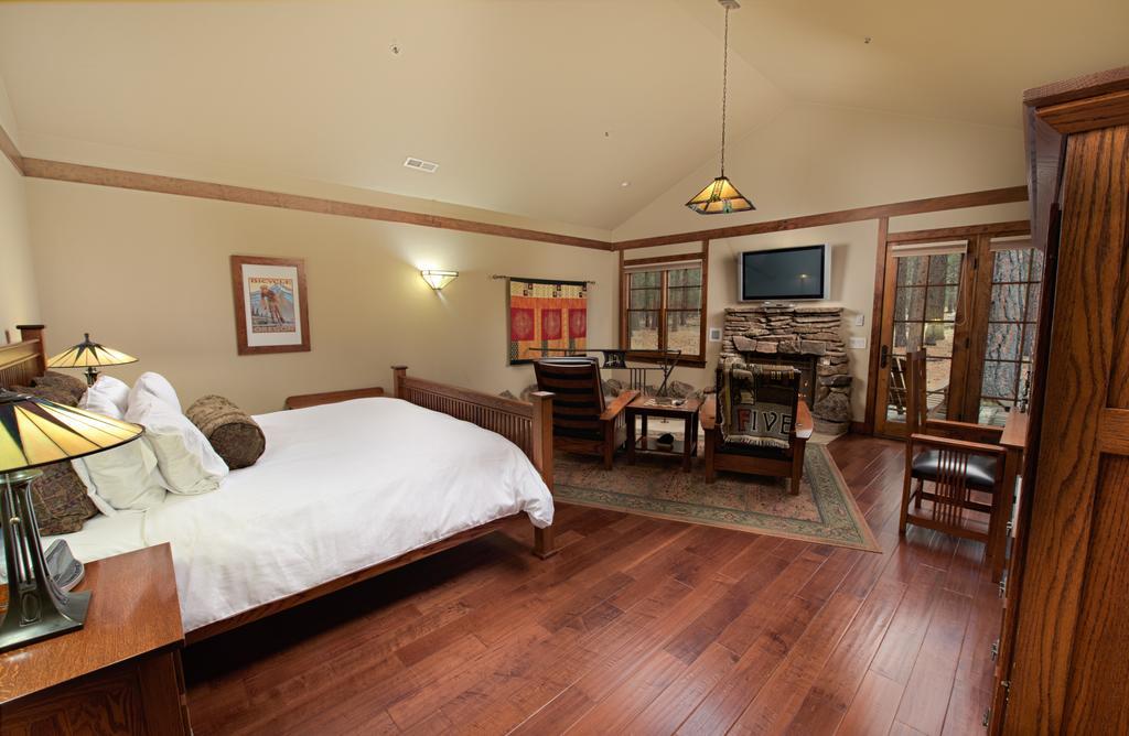 Fivepine Lodge 시스터스 외부 사진